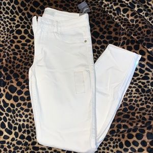 Abercrombie & Fitch white jeggings, NWT